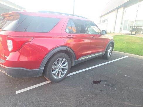 Used 2020 Ford Explorer XLT w/ Equipment Group 202A RWD image 7