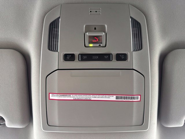 Used 2023 Toyota Highlander LE AWD/4WD image 14