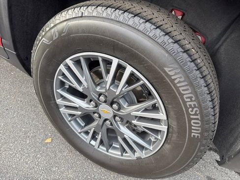 Certified 2024 Chevrolet Traverse LT image 33