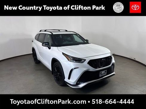 Used 2023 Toyota Highlander XSE AWD/4WD image 1