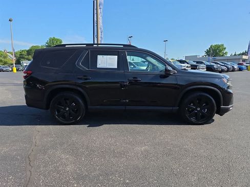 Certified 2025 Honda Pilot Black Edition image 2