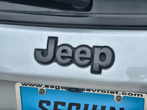 Used 2025 Jeep Compass Trailhawk w/ Trailer Tow Group AWD/4WD image 30