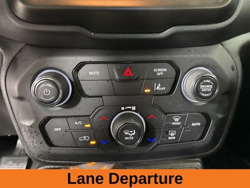 Used 2022 Jeep Renegade Trailhawk image 15