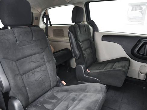 Used 2015 Dodge Grand Caravan SXT image 17