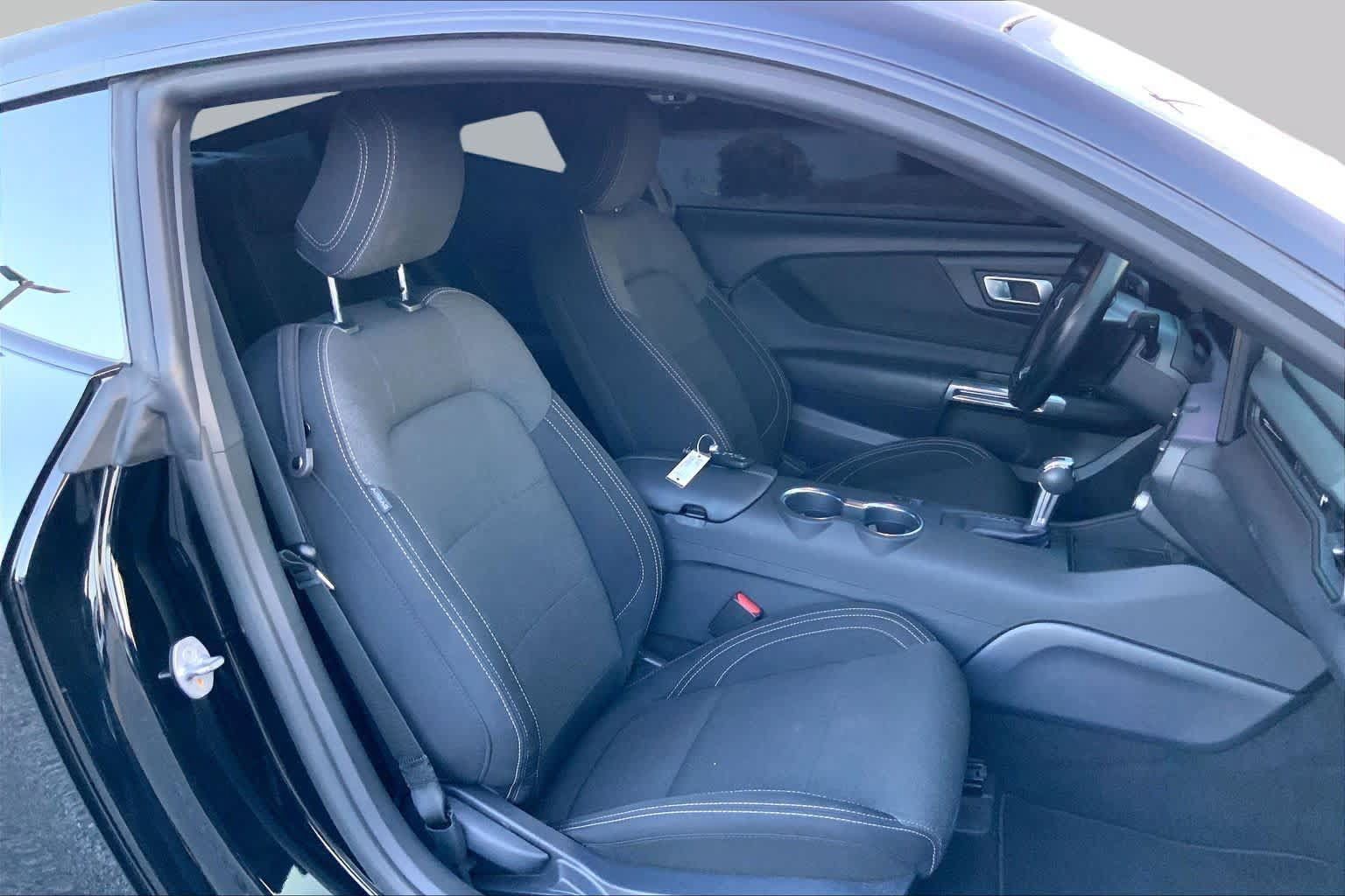 Used 2025 Ford Mustang Coupe RWD image 9