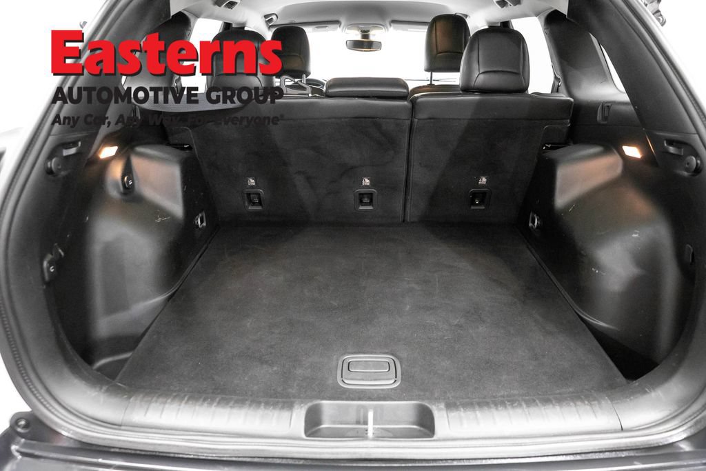 Used 2019 Jeep Cherokee Limited AWD/4WD image 10