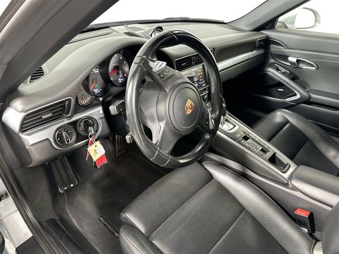 Used 2015 Porsche 911 Targa 4S image 4