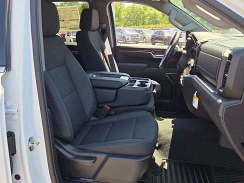 New 2026 GMC Sierra 1500 SLE w/ Preferred Package AWD/4WD image 13