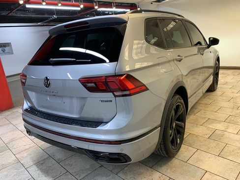 Used 2023 Volkswagen Tiguan SE R-Line image 7