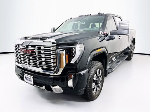 Certified 2025 GMC Sierra 2500 Denali w/ Denali Reserve Package image 3
