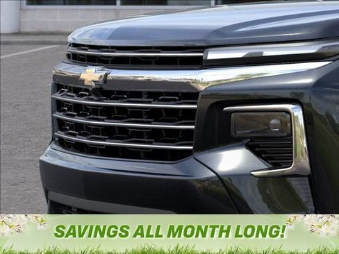 New 2026 Chevrolet Traverse LT w/ Sun and Wheel Package AWD/4WD image 13