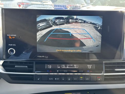 Used 2025 Toyota Sienna XLE image 20