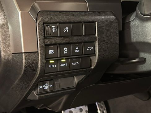 Used 2025 Toyota Tacoma TRD Sport image 27