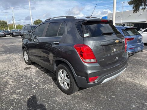 Used 2017 Chevrolet Trax LT w/ LT Convenience Package image 4