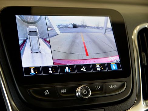 Used 2023 Chevrolet Equinox LT image 20