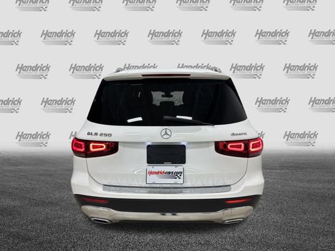 Used 2021 Mercedes-Benz GLB 250 4MATIC image 9
