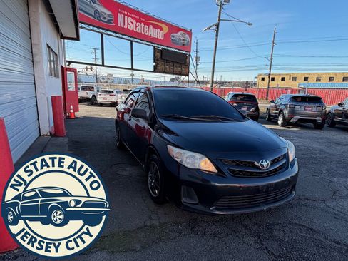 Used 2011 Toyota Corolla image 7