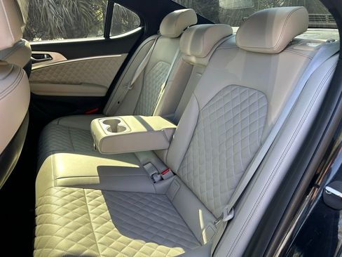 Used 2023 Genesis G70 3.3T w/ Sport Prestige Package image 36