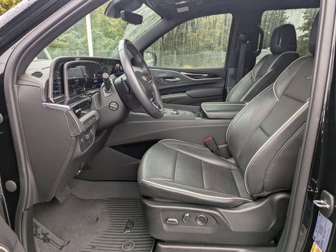 Used 2023 Cadillac Escalade Sport w/ LPO, ONYX Package image 22