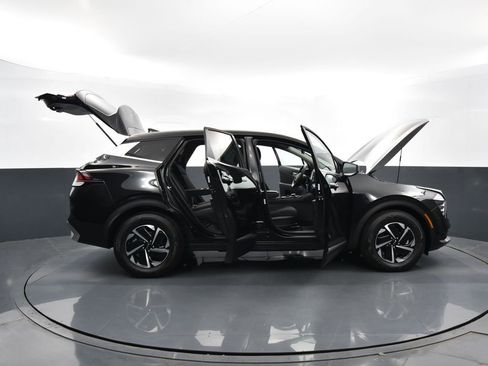 Used 2025 Kia Sportage LX image 41