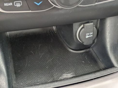 Used 2023 Dodge Charger SXT image 22