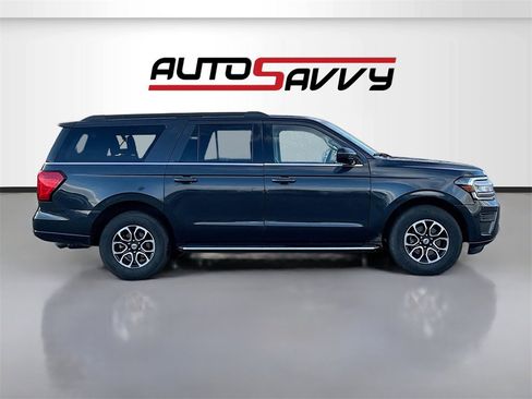 Used 2023 Ford Expedition Max XLT image 8