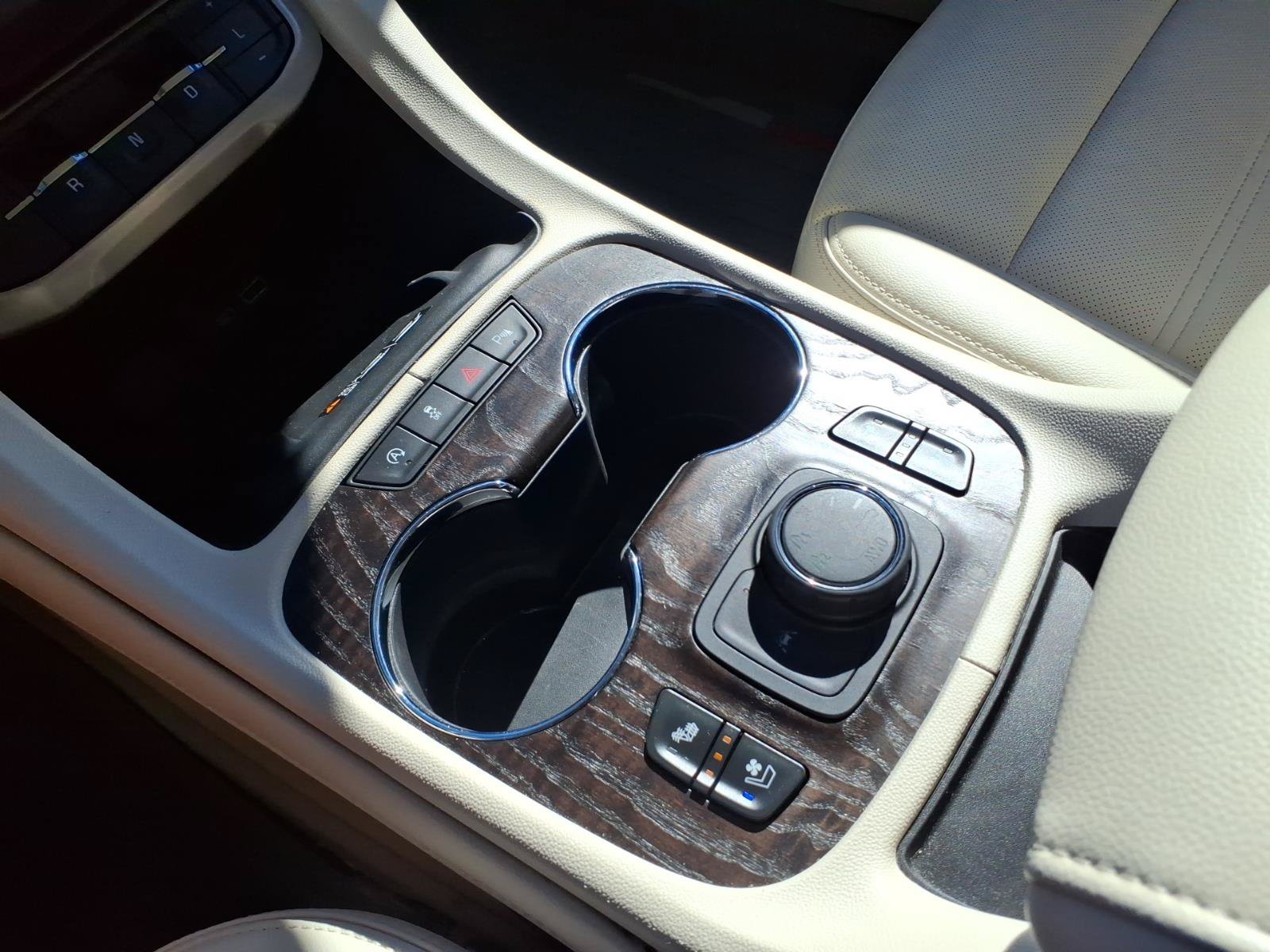 Used 2022 GMC Acadia Denali w/ Denali Ultimate Package AWD/4WD image 23