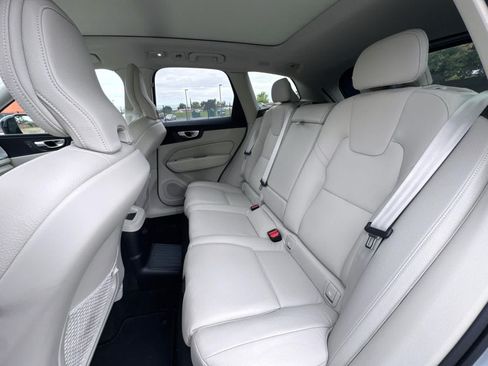 Used 2025 Volvo XC60 T8 Plus w/ Protection Package Premier AWD/4WD image 5