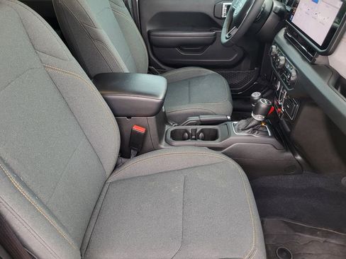 Used 2024 Jeep Wrangler Unlimited image 15