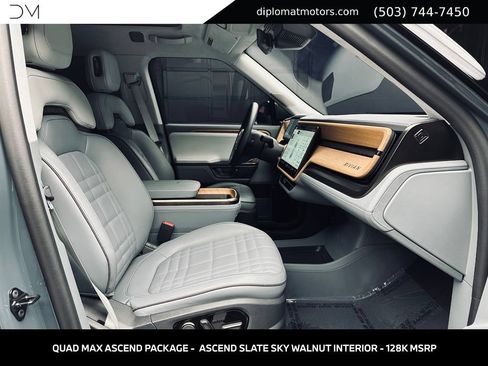 Used 2026 Rivian R1S Premium AWD/4WD image 19