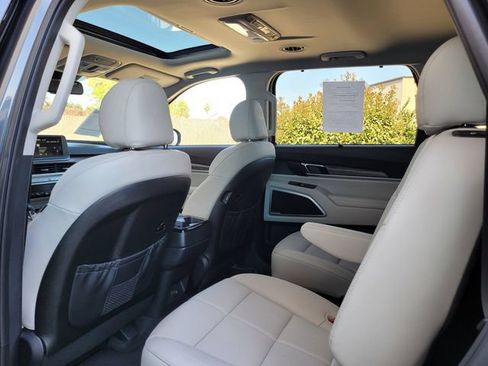 Used 2020 Kia Telluride EX w/ EX Premium Package FWD image 15