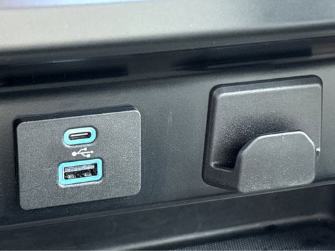 Used 2023 Ford F150 XL image 5