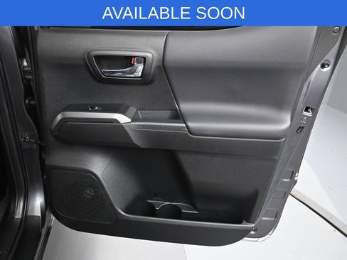 Used 2022 Toyota Tacoma TRD Pro AWD/4WD image 32