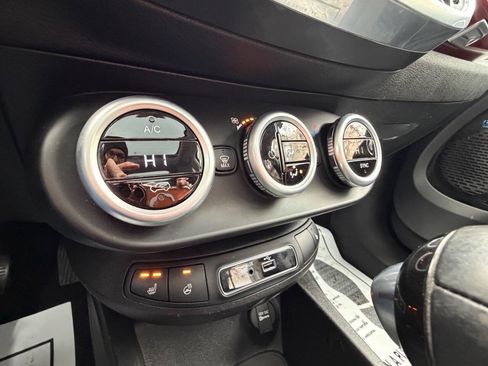 Used 2016 FIAT 500X Lounge image 17