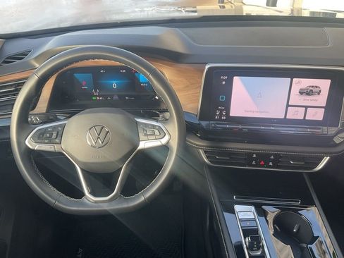 Used 2024 Volkswagen Atlas SE image 10