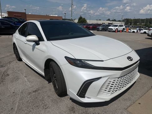 Used 2025 Toyota Camry XSE FWD image 2