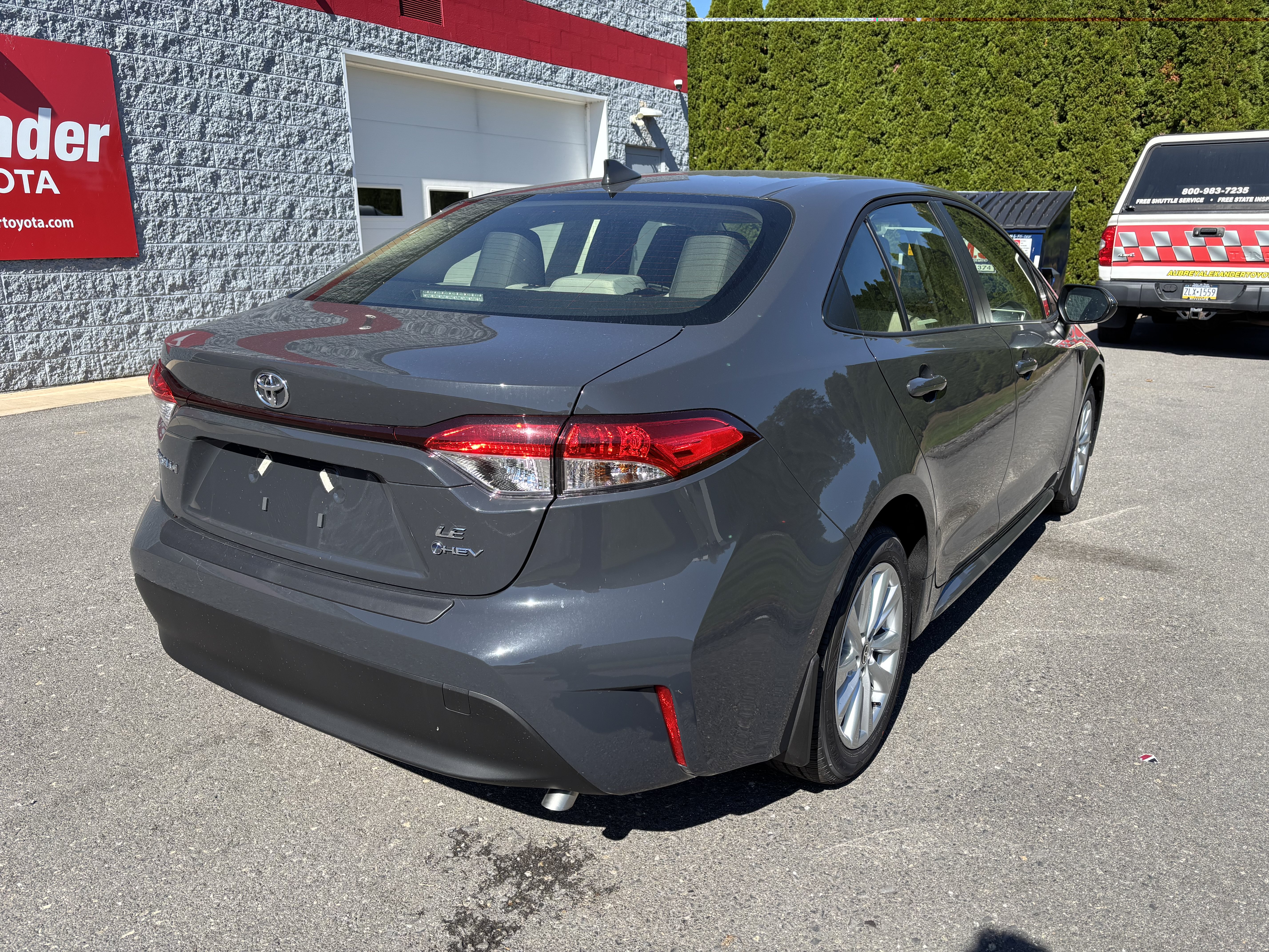 Used 2026 Toyota Corolla LE w/ LE Premium Package FWD image 3