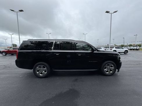Used 2019 Chevrolet Suburban LT RWD image 6