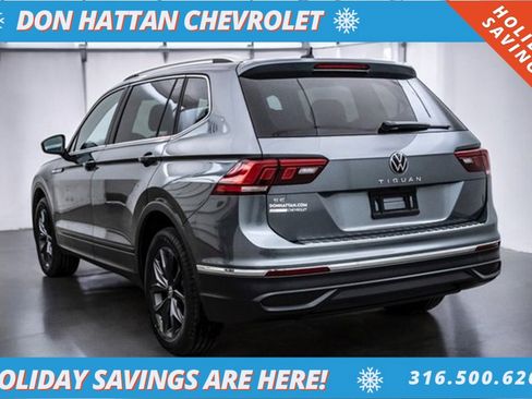 Used 2023 Volkswagen Tiguan SE w/ Panoramic Sunroof Package image 35