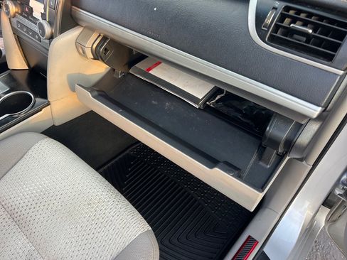 Used 2014 Toyota Camry FWD image 21