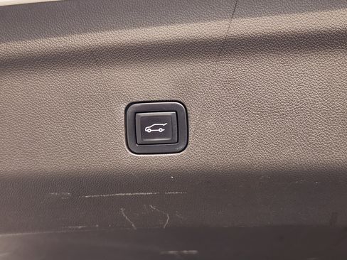 Used 2022 Cadillac Escalade Sport w/ Touring Package image 33