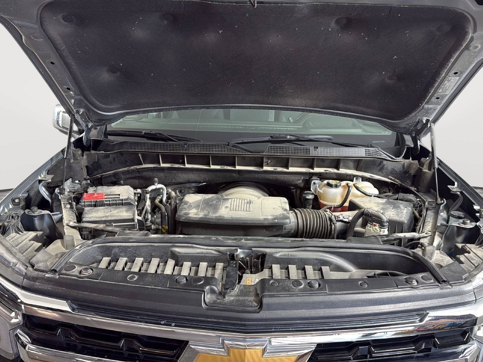 Used 2024 Chevrolet Silverado 1500 LT w/ Z71 Off-Road Package AWD/4WD image 23