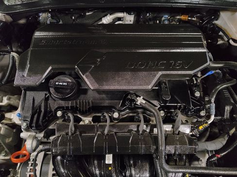 Used 2024 Hyundai Elantra SEL image 30