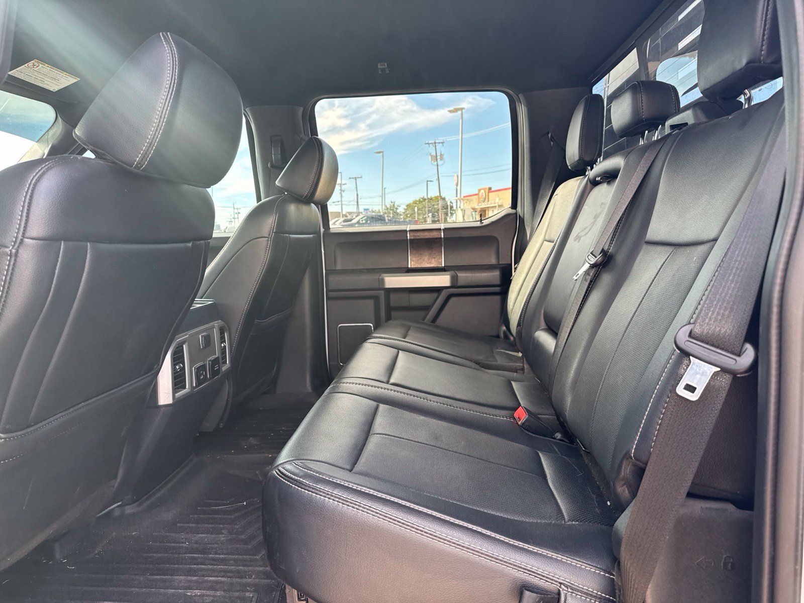 Used 2022 Ford F350 Lariat w/ Chrome Package AWD/4WD image 9