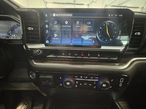 Used 2025 Chevrolet Silverado 1500 LT AWD/4WD image 32