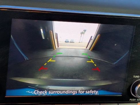 Used 2024 Nissan Rogue S FWD image 28