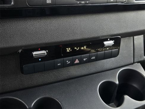 Used 2025 Mercedes-Benz Sprinter 2500 image 19