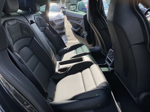 Used 2022 Porsche Taycan image 22