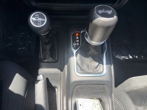 Certified 2022 Jeep Wrangler Unlimited Sport AWD/4WD image 16