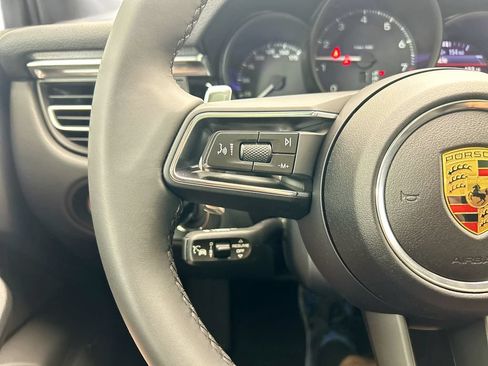 Used 2026 Porsche Macan AWD/4WD image 13